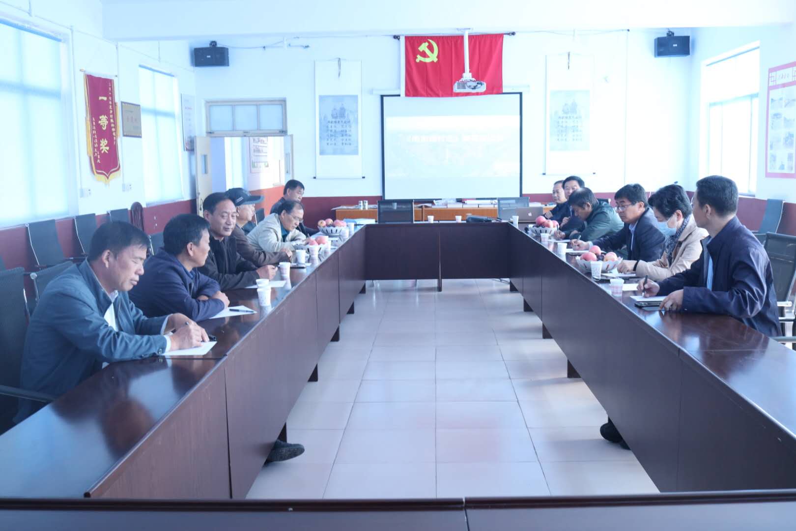 《周家疃村志》编辑座谈会在周家疃二村召开